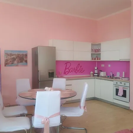 Barbie-themed 3bdr Penthouse Near The Beach, Apartment