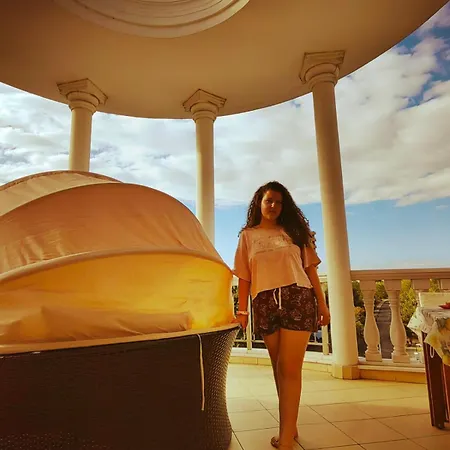 Barbie-themed 3bdr Penthouse Near The Beach, * Nesebar