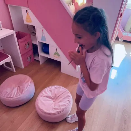 Apartment Barbie-themed 3bdr Penthouse Near The Beach, Nesebar