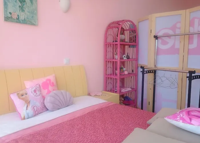 Barbie-themed 3bdr Penthouse Near The Beach, Несебър