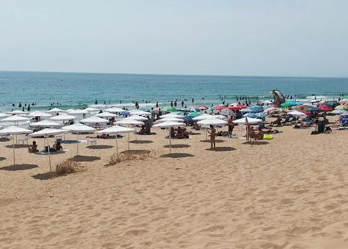 Апартамент Barbie-themed 3bdr Penthouse Near The Beach, Несебър