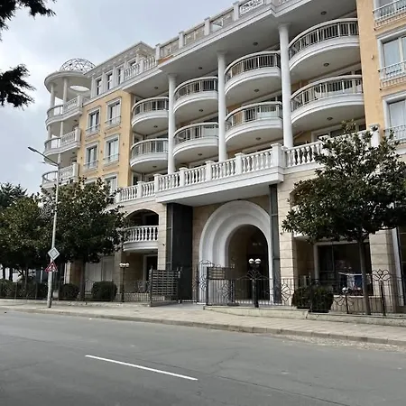 Barbie-themed 3bdr Penthouse Near The Beach,