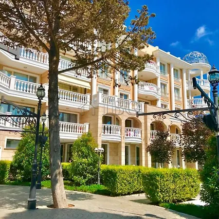 Barbie-themed 3bdr Penthouse Near The Beach, Νεσέμπαρ