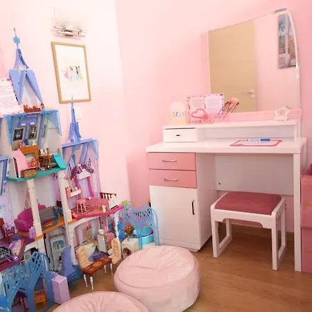 Apartmán Barbie-themed 3bdr Penthouse Near The Beach, Nesebar
