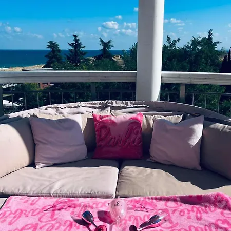 Barbie-themed 3bdr Penthouse Near The Beach, * Nesebar