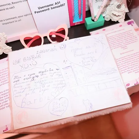 Barbie-themed 3bdr Penthouse Near The Beach, Νεσέμπαρ