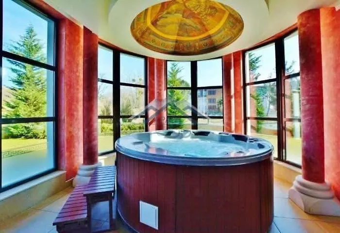 Barbie-themed 3bdr Penthouse Near The Beach, Nessebar