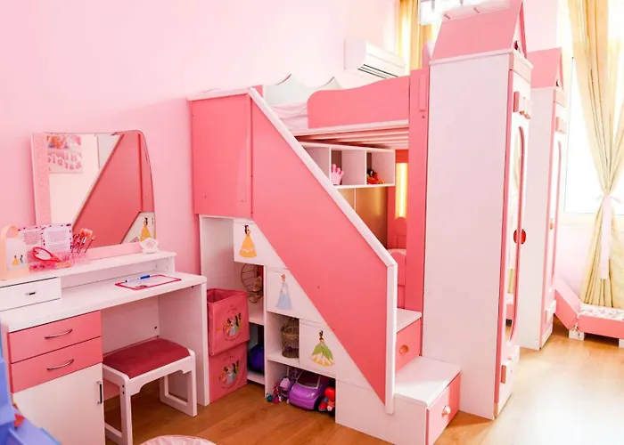 Apartment Barbie-themed 3bdr Penthouse Near The Beach, *