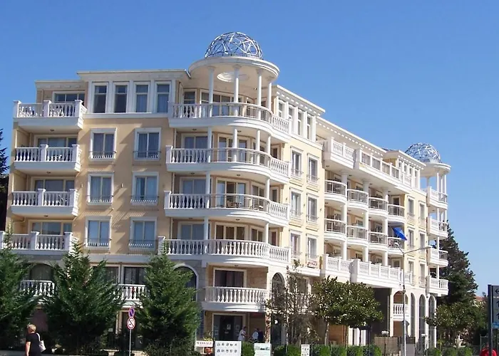 Barbie-themed 3bdr Penthouse Near The Beach, * Nessebar