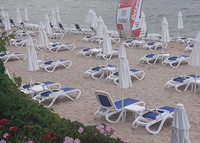 Apartment Barbie-themed 3bdr Penthouse Near The Beach, *