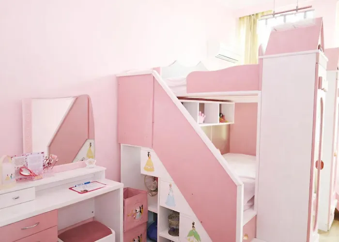 Apartment Barbie-themed 3bdr Penthouse Near The Beach, Nessebar